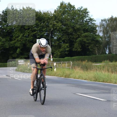 25.08.2024 - Elbe Triathlon Hamburg Fuchs,  Jonas http://msf.ph/oto/6835146 25.08.2024 08:41:30 Radfahren 99, 77, 42 meine-sportfotos.de