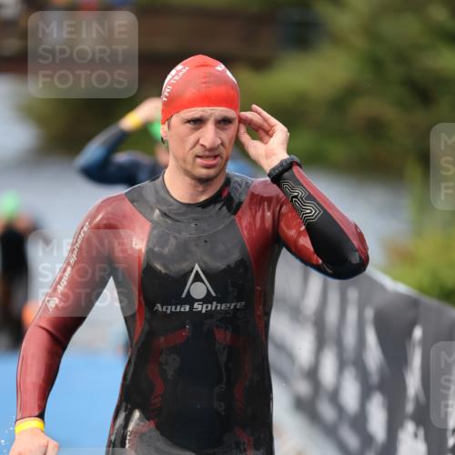 25.08.2024 - Elbe Triathlon Hamburg H.Heesch http://msf.ph/oto/6835148 25.08.2024 08:34:32 Schwimmen 35, 48, 55, 58, 83, 84, 94, 97 meine-sportfotos.de