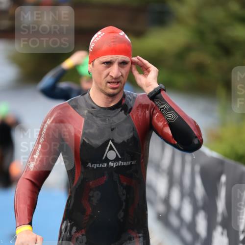 25.08.2024 - Elbe Triathlon Hamburg H.Heesch http://msf.ph/oto/6835153 25.08.2024 08:34:32 Schwimmen 35, 48, 55, 58, 83, 84, 94, 97 meine-sportfotos.de