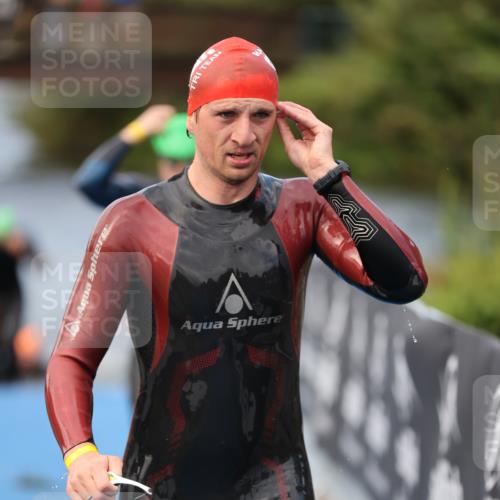 25.08.2024 - Elbe Triathlon Hamburg H.Heesch http://msf.ph/oto/6835157 25.08.2024 08:34:32 Schwimmen 35, 48, 55, 58, 83, 84, 94, 97 meine-sportfotos.de