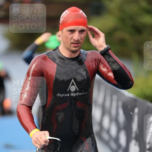 25.08.2024 - Elbe Triathlon Hamburg H.Heesch http://msf.ph/oto/6835162 25.08.2024 08:34:32 Schwimmen 35, 48, 55, 58, 83, 84, 94, 97 meine-sportfotos.de