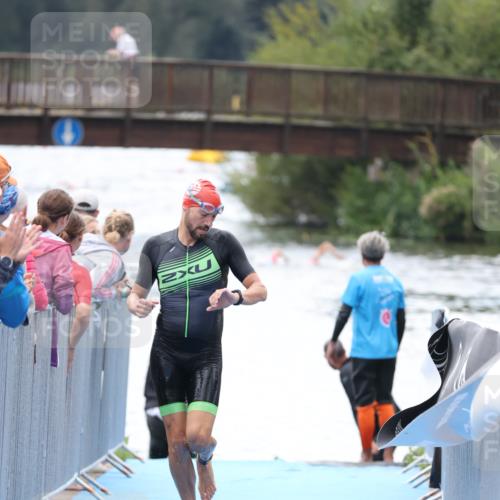 25.08.2024 - Elbe Triathlon Hamburg H.Heesch http://msf.ph/oto/6835177 25.08.2024 14:03:41 Schwimmen 16 meine-sportfotos.de
