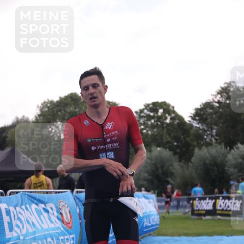 25.08.2024 - Elbe Triathlon Hamburg H.Heesch http://msf.ph/oto/6835180 25.08.2024 10:08:36 Ziel 82 meine-sportfotos.de