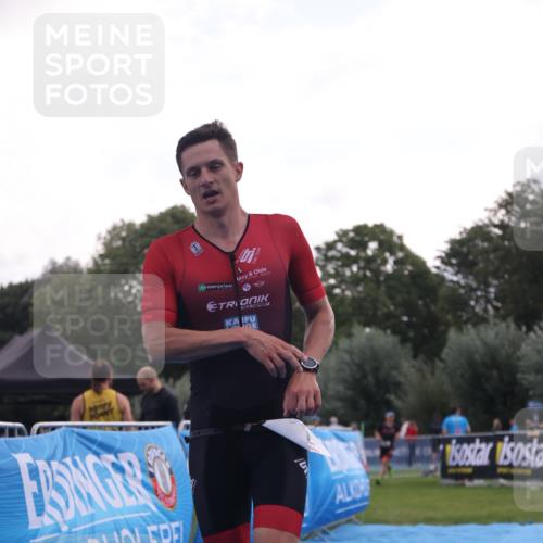 25.08.2024 - Elbe Triathlon Hamburg H.Heesch http://msf.ph/oto/6835184 25.08.2024 10:08:36 Ziel 82 meine-sportfotos.de