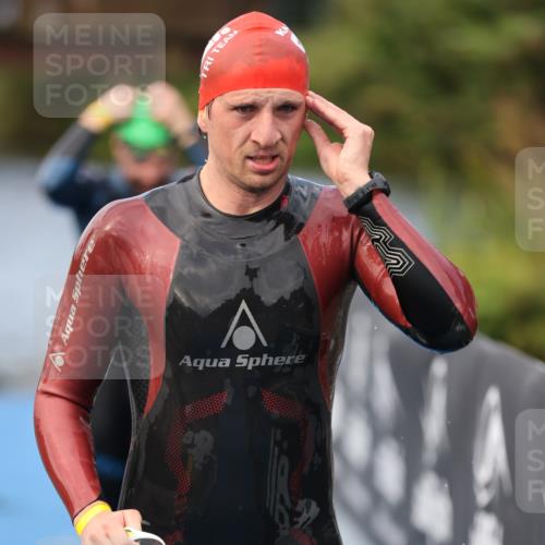 25.08.2024 - Elbe Triathlon Hamburg H.Heesch http://msf.ph/oto/6835192 25.08.2024 08:34:33 Schwimmen 35, 48, 55, 58, 83, 84, 94, 97 meine-sportfotos.de