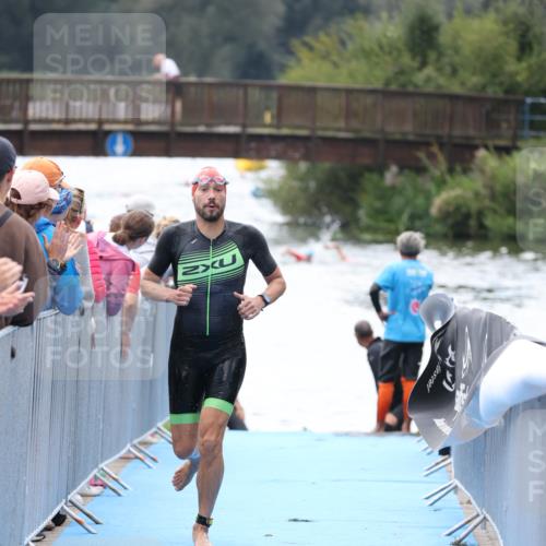 25.08.2024 - Elbe Triathlon Hamburg H.Heesch http://msf.ph/oto/6835200 25.08.2024 14:03:42 Schwimmen 16 meine-sportfotos.de