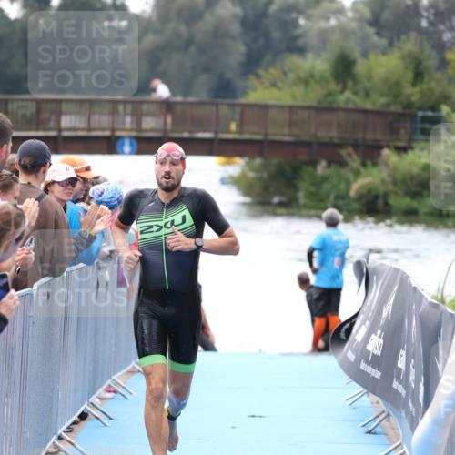25.08.2024 - Elbe Triathlon Hamburg H.Heesch http://msf.ph/oto/6835213 25.08.2024 14:03:43 Schwimmen 16 meine-sportfotos.de