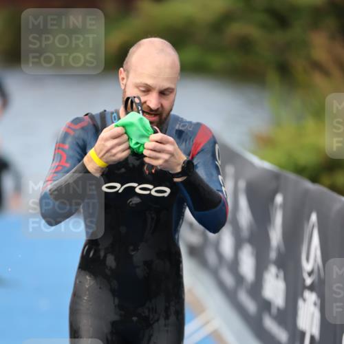25.08.2024 - Elbe Triathlon Hamburg H.Heesch http://msf.ph/oto/6835214 25.08.2024 08:34:34 Schwimmen 35, 48, 55, 58, 83, 84, 94, 97 meine-sportfotos.de