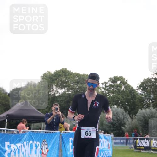 25.08.2024 - Elbe Triathlon Hamburg H.Heesch http://msf.ph/oto/6835215 25.08.2024 10:09:01 Ziel 65 meine-sportfotos.de