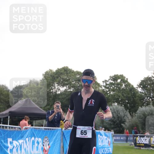 25.08.2024 - Elbe Triathlon Hamburg H.Heesch http://msf.ph/oto/6835222 25.08.2024 10:09:01 Ziel 65 meine-sportfotos.de