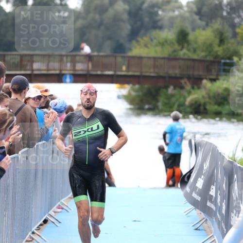 25.08.2024 - Elbe Triathlon Hamburg H.Heesch http://msf.ph/oto/6835223 25.08.2024 14:03:43 Schwimmen 16 meine-sportfotos.de