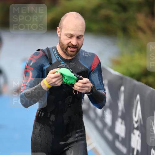 25.08.2024 - Elbe Triathlon Hamburg H.Heesch http://msf.ph/oto/6835224 25.08.2024 08:34:34 Schwimmen 35, 48, 55, 58, 83, 84, 94, 97 meine-sportfotos.de