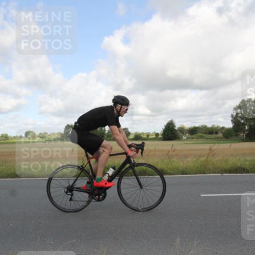 25.08.2024 - Elbe Triathlon Hamburg Fuchs,  Jonas http://msf.ph/oto/6835225 25.08.2024 10:19:23 Radfahren 475, 563, 609, 640, 658, 575, 352 meine-sportfotos.de