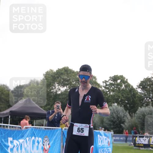 25.08.2024 - Elbe Triathlon Hamburg H.Heesch http://msf.ph/oto/6835228 25.08.2024 10:09:01 Ziel 65 meine-sportfotos.de