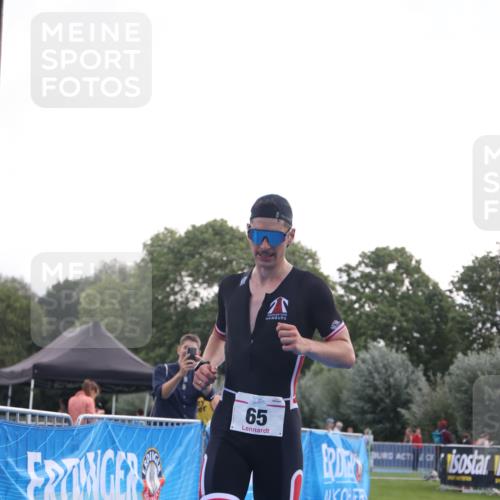 25.08.2024 - Elbe Triathlon Hamburg H.Heesch http://msf.ph/oto/6835233 25.08.2024 10:09:01 Ziel 65 meine-sportfotos.de