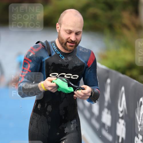 25.08.2024 - Elbe Triathlon Hamburg H.Heesch http://msf.ph/oto/6835236 25.08.2024 08:34:34 Schwimmen 35, 48, 55, 58, 83, 84, 94, 97 meine-sportfotos.de