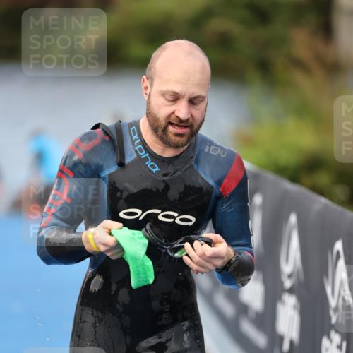 25.08.2024 - Elbe Triathlon Hamburg H.Heesch http://msf.ph/oto/6835247 25.08.2024 08:34:35 Schwimmen 35, 48, 55, 58, 83, 84, 94, 97 meine-sportfotos.de