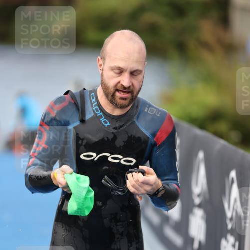 25.08.2024 - Elbe Triathlon Hamburg H.Heesch http://msf.ph/oto/6835253 25.08.2024 08:34:35 Schwimmen 35, 48, 55, 58, 83, 84, 94, 97 meine-sportfotos.de