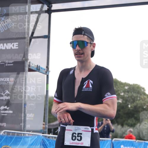 25.08.2024 - Elbe Triathlon Hamburg H.Heesch http://msf.ph/oto/6835280 25.08.2024 10:09:02 Ziel 65 meine-sportfotos.de