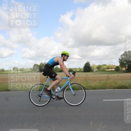 25.08.2024 - Elbe Triathlon Hamburg Fuchs,  Jonas http://msf.ph/oto/6835281 25.08.2024 10:19:38 Radfahren 581, 567, 532, 597, 618, 393 meine-sportfotos.de
