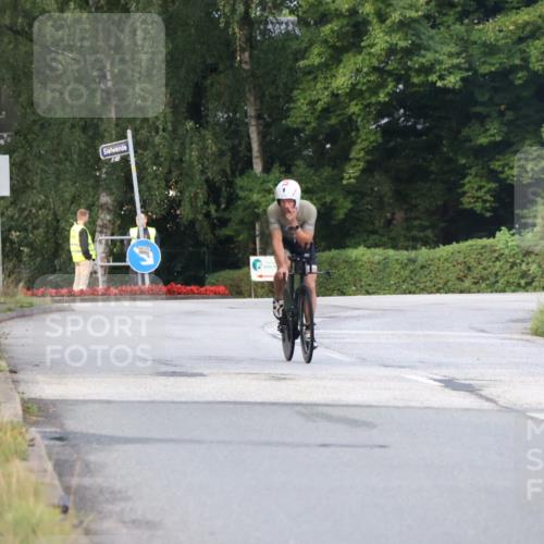 25.08.2024 - Elbe Triathlon Hamburg Fuchs,  Jonas http://msf.ph/oto/6835282 25.08.2024 08:41:44 Radfahren 105 meine-sportfotos.de