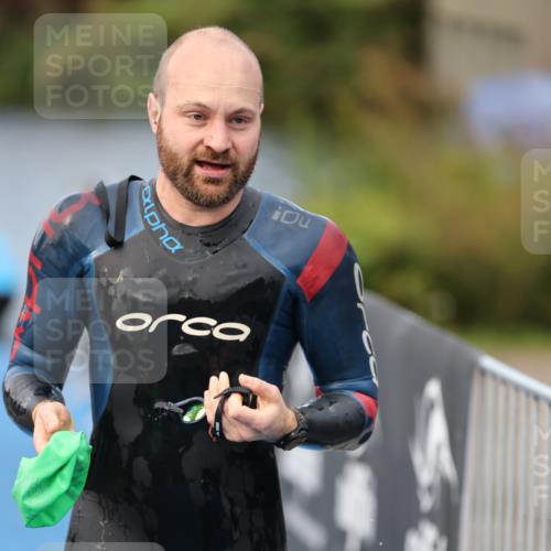 25.08.2024 - Elbe Triathlon Hamburg H.Heesch http://msf.ph/oto/6835285 25.08.2024 08:34:35 Schwimmen 35, 48, 55, 58, 83, 84, 94, 97 meine-sportfotos.de