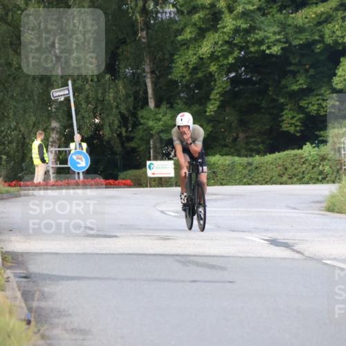 25.08.2024 - Elbe Triathlon Hamburg Fuchs,  Jonas http://msf.ph/oto/6835287 25.08.2024 08:41:44 Radfahren 105 meine-sportfotos.de
