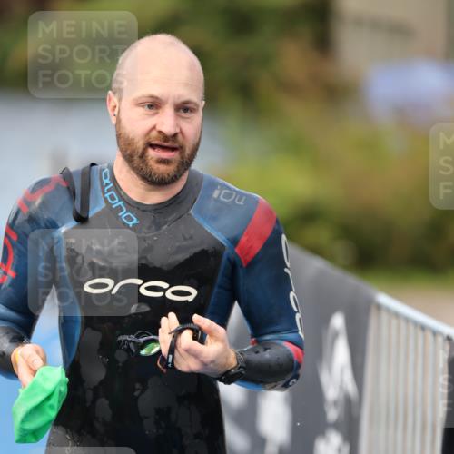 25.08.2024 - Elbe Triathlon Hamburg H.Heesch http://msf.ph/oto/6835291 25.08.2024 08:34:35 Schwimmen 35, 48, 55, 58, 83, 84, 94, 97 meine-sportfotos.de