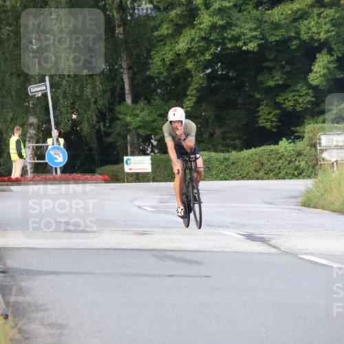 25.08.2024 - Elbe Triathlon Hamburg Fuchs,  Jonas http://msf.ph/oto/6835292 25.08.2024 08:41:44 Radfahren 105 meine-sportfotos.de