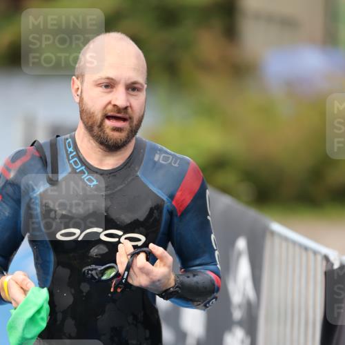 25.08.2024 - Elbe Triathlon Hamburg H.Heesch http://msf.ph/oto/6835295 25.08.2024 08:34:35 Schwimmen 35, 48, 55, 58, 83, 84, 94, 97 meine-sportfotos.de