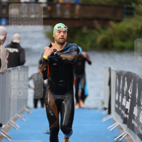 25.08.2024 - Elbe Triathlon Hamburg H.Heesch http://msf.ph/oto/6835310 25.08.2024 08:34:40 Schwimmen 48, 70, 83, 84, 93, 94, 97 meine-sportfotos.de