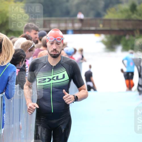25.08.2024 - Elbe Triathlon Hamburg H.Heesch http://msf.ph/oto/6835316 25.08.2024 14:03:45 Schwimmen 16 meine-sportfotos.de