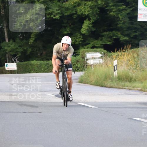 25.08.2024 - Elbe Triathlon Hamburg Fuchs,  Jonas http://msf.ph/oto/6835321 25.08.2024 08:41:45 Radfahren 105 meine-sportfotos.de