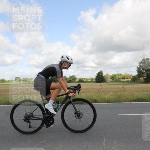 25.08.2024 - Elbe Triathlon Hamburg Fuchs,  Jonas http://msf.ph/oto/6835328 25.08.2024 10:19:55 Radfahren 374, 594, 499, 610, 488, 483, 627, 1500 meine-sportfotos.de