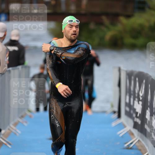 25.08.2024 - Elbe Triathlon Hamburg H.Heesch http://msf.ph/oto/6835339 25.08.2024 08:34:40 Schwimmen 48, 70, 83, 84, 93, 94, 97 meine-sportfotos.de