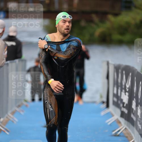 25.08.2024 - Elbe Triathlon Hamburg H.Heesch http://msf.ph/oto/6835343 25.08.2024 08:34:40 Schwimmen 48, 70, 83, 84, 93, 94, 97 meine-sportfotos.de