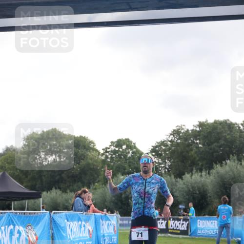 25.08.2024 - Elbe Triathlon Hamburg H.Heesch http://msf.ph/oto/6835346 25.08.2024 10:11:05 Ziel 68, 71 meine-sportfotos.de