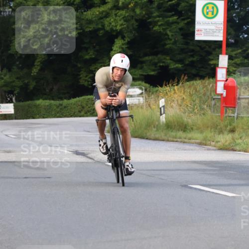 25.08.2024 - Elbe Triathlon Hamburg Fuchs,  Jonas http://msf.ph/oto/6835349 25.08.2024 08:41:46 Radfahren 105 meine-sportfotos.de