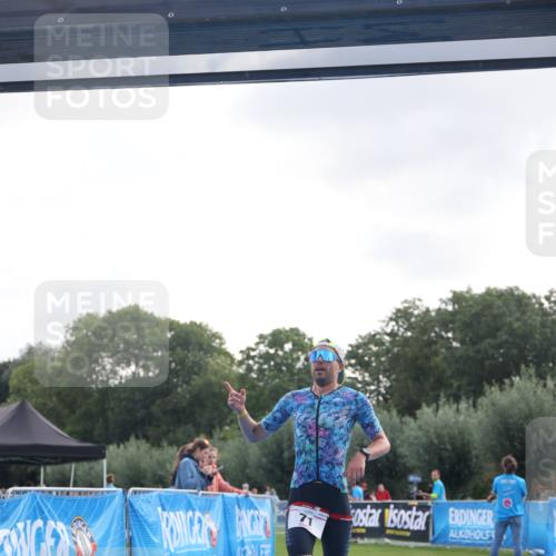 25.08.2024 - Elbe Triathlon Hamburg H.Heesch http://msf.ph/oto/6835356 25.08.2024 10:11:05 Ziel 68, 71 meine-sportfotos.de