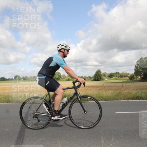 25.08.2024 - Elbe Triathlon Hamburg Fuchs,  Jonas http://msf.ph/oto/6835361 25.08.2024 10:20:12 Radfahren 638, 621, 337, 549, 573, 451, 468, 557 meine-sportfotos.de