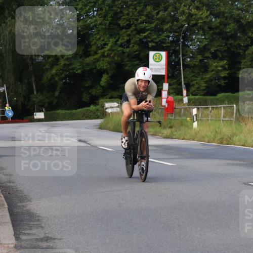 25.08.2024 - Elbe Triathlon Hamburg Fuchs,  Jonas http://msf.ph/oto/6835378 25.08.2024 08:41:47 Radfahren 105 meine-sportfotos.de