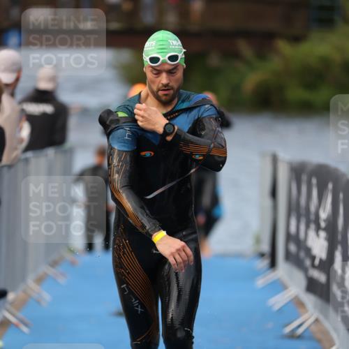 25.08.2024 - Elbe Triathlon Hamburg H.Heesch http://msf.ph/oto/6835383 25.08.2024 08:34:40 Schwimmen 48, 70, 83, 84, 93, 94, 97 meine-sportfotos.de