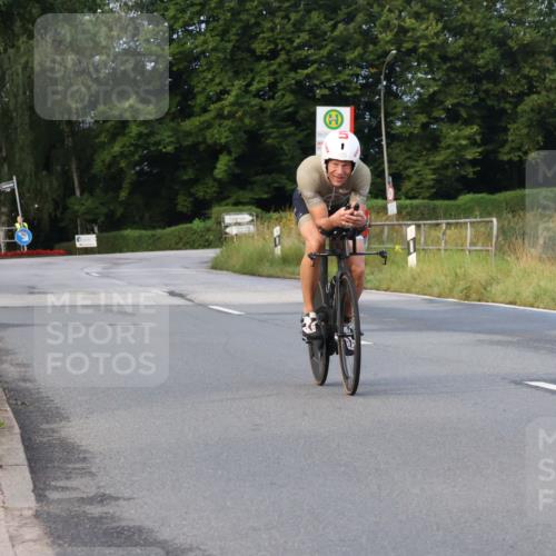25.08.2024 - Elbe Triathlon Hamburg Fuchs,  Jonas http://msf.ph/oto/6835386 25.08.2024 08:41:47 Radfahren 105 meine-sportfotos.de