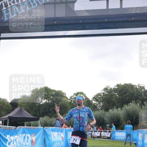 25.08.2024 - Elbe Triathlon Hamburg H.Heesch http://msf.ph/oto/6835388 25.08.2024 10:11:05 Ziel 68, 71 meine-sportfotos.de