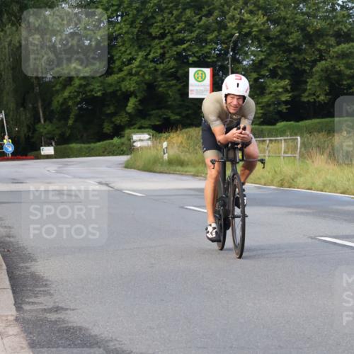 25.08.2024 - Elbe Triathlon Hamburg Fuchs,  Jonas http://msf.ph/oto/6835393 25.08.2024 08:41:47 Radfahren 105 meine-sportfotos.de