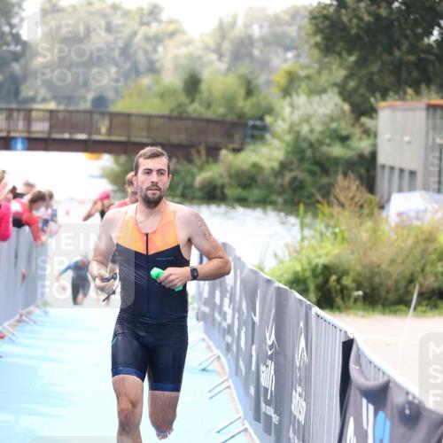 25.08.2024 - Elbe Triathlon Hamburg H.Heesch http://msf.ph/oto/6835402 25.08.2024 14:04:26 Schwimmen 3, 5, 11, 12, 21, 24 meine-sportfotos.de