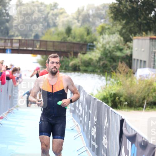 25.08.2024 - Elbe Triathlon Hamburg H.Heesch http://msf.ph/oto/6835409 25.08.2024 14:04:26 Schwimmen 3, 5, 11, 12, 21, 24 meine-sportfotos.de
