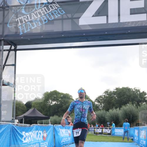 25.08.2024 - Elbe Triathlon Hamburg H.Heesch http://msf.ph/oto/6835410 25.08.2024 10:11:06 Ziel 68, 71 meine-sportfotos.de