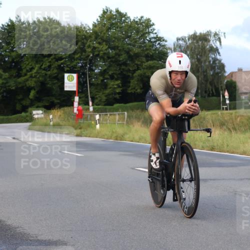 25.08.2024 - Elbe Triathlon Hamburg Fuchs,  Jonas http://msf.ph/oto/6835411 25.08.2024 08:41:48 Radfahren 105 meine-sportfotos.de