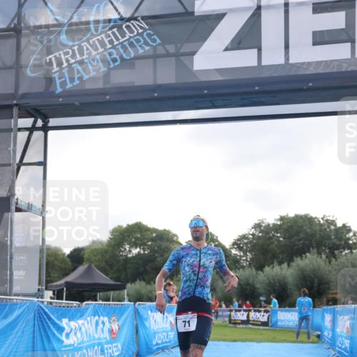 25.08.2024 - Elbe Triathlon Hamburg H.Heesch http://msf.ph/oto/6835416 25.08.2024 10:11:06 Ziel 68, 71 meine-sportfotos.de